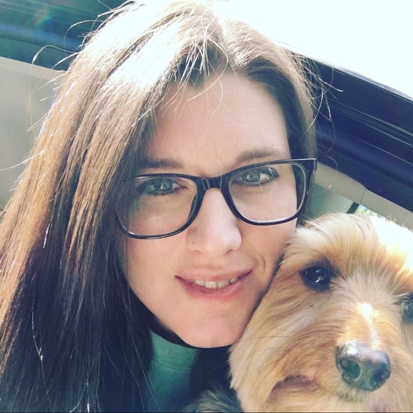 Meet your Posher, Jennifer - Picture 2 of 3